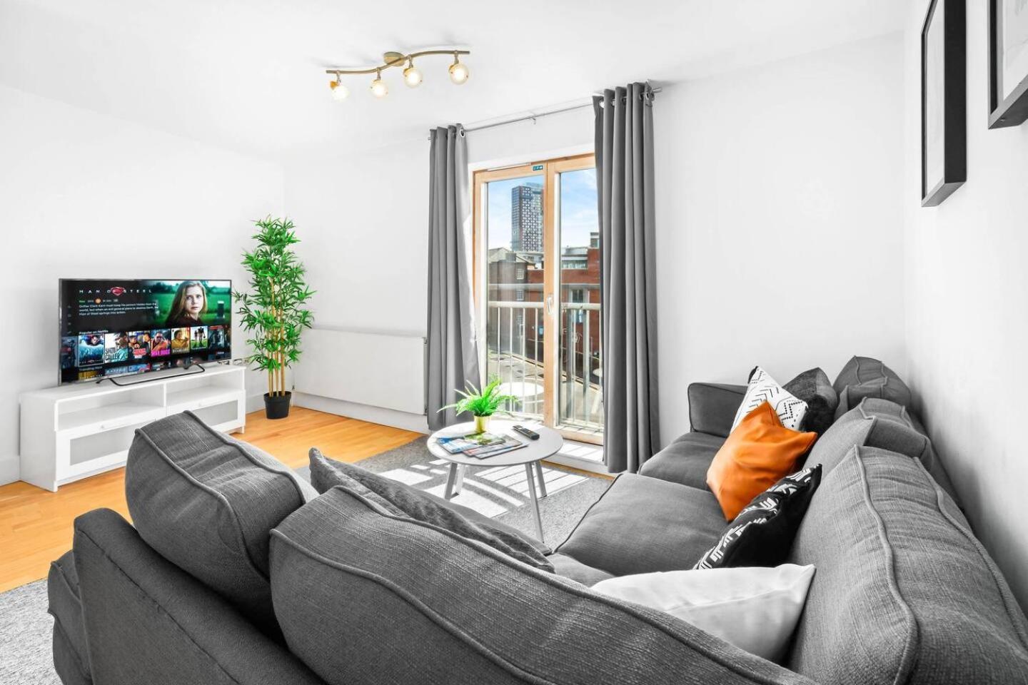 City Centre - Two Bedroom Apartment - Juliet Balcony - Secure Parking - Wifi - Smart Tv - Top Rated -33S Birmingham Luaran gambar
