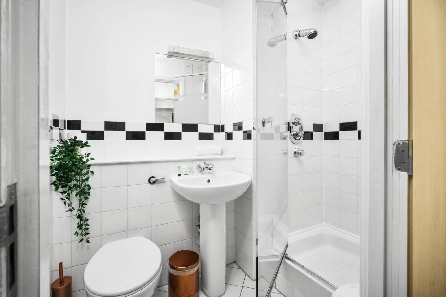 City Centre - Two Bedroom Apartment - Juliet Balcony - Secure Parking - Wifi - Smart Tv - Top Rated -33S Birmingham Luaran gambar