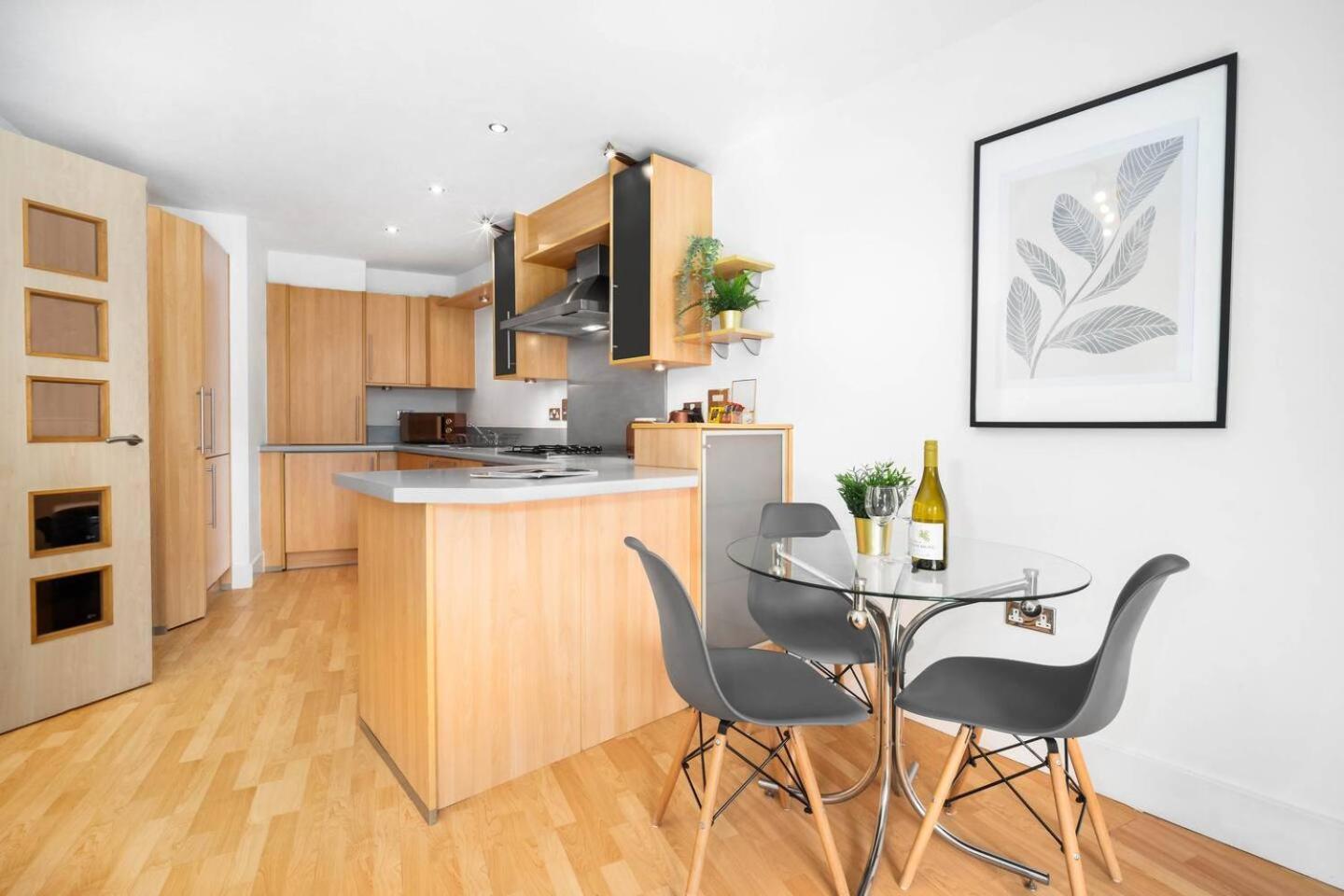 City Centre - Two Bedroom Apartment - Juliet Balcony - Secure Parking - Wifi - Smart Tv - Top Rated -33S Birmingham Luaran gambar