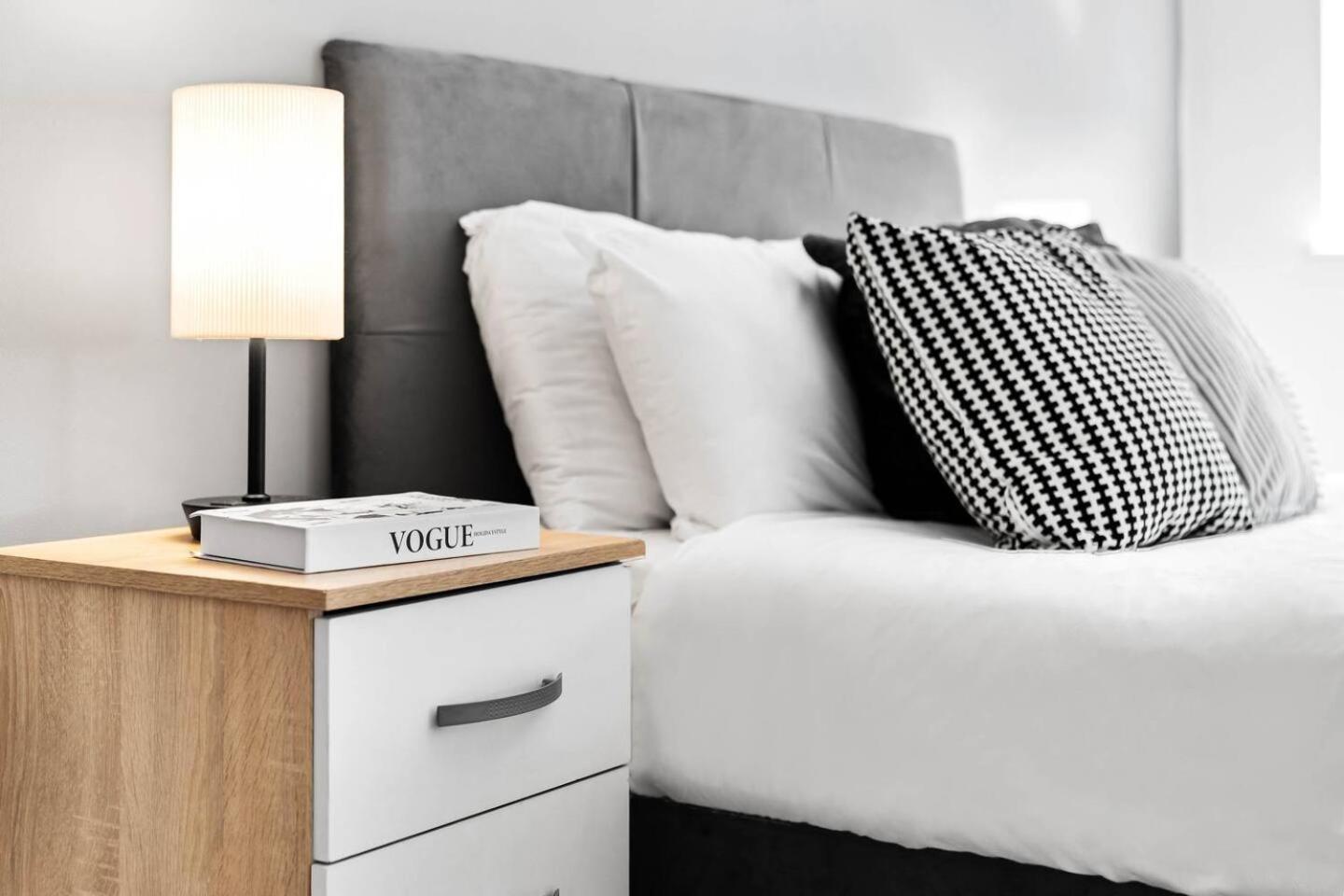 City Centre - Two Bedroom Apartment - Juliet Balcony - Secure Parking - Wifi - Smart Tv - Top Rated -33S Birmingham Luaran gambar