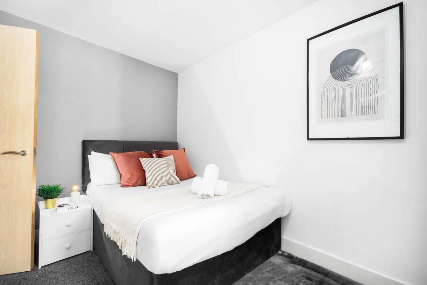 City Centre - Two Bedroom Apartment - Juliet Balcony - Secure Parking - Wifi - Smart Tv - Top Rated -33S Birmingham Luaran gambar